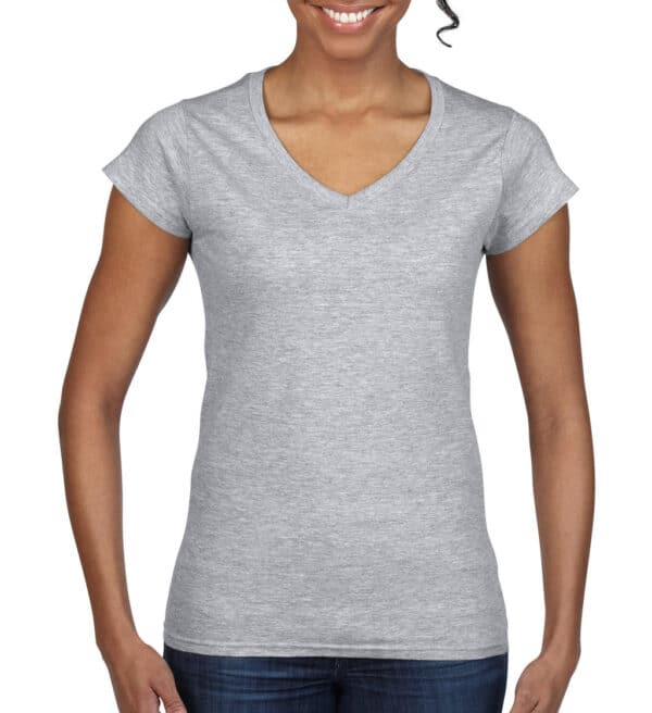 Ladies` Softstyle® V-Neck T-Shirt - Afbeelding 6